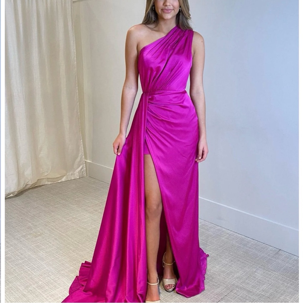 Elegant Pink One-Shoulder Dress